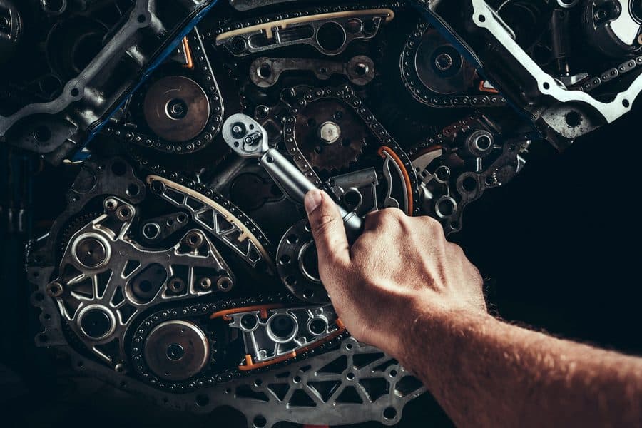 Taller de mantenimiento y reparación de maquinaria